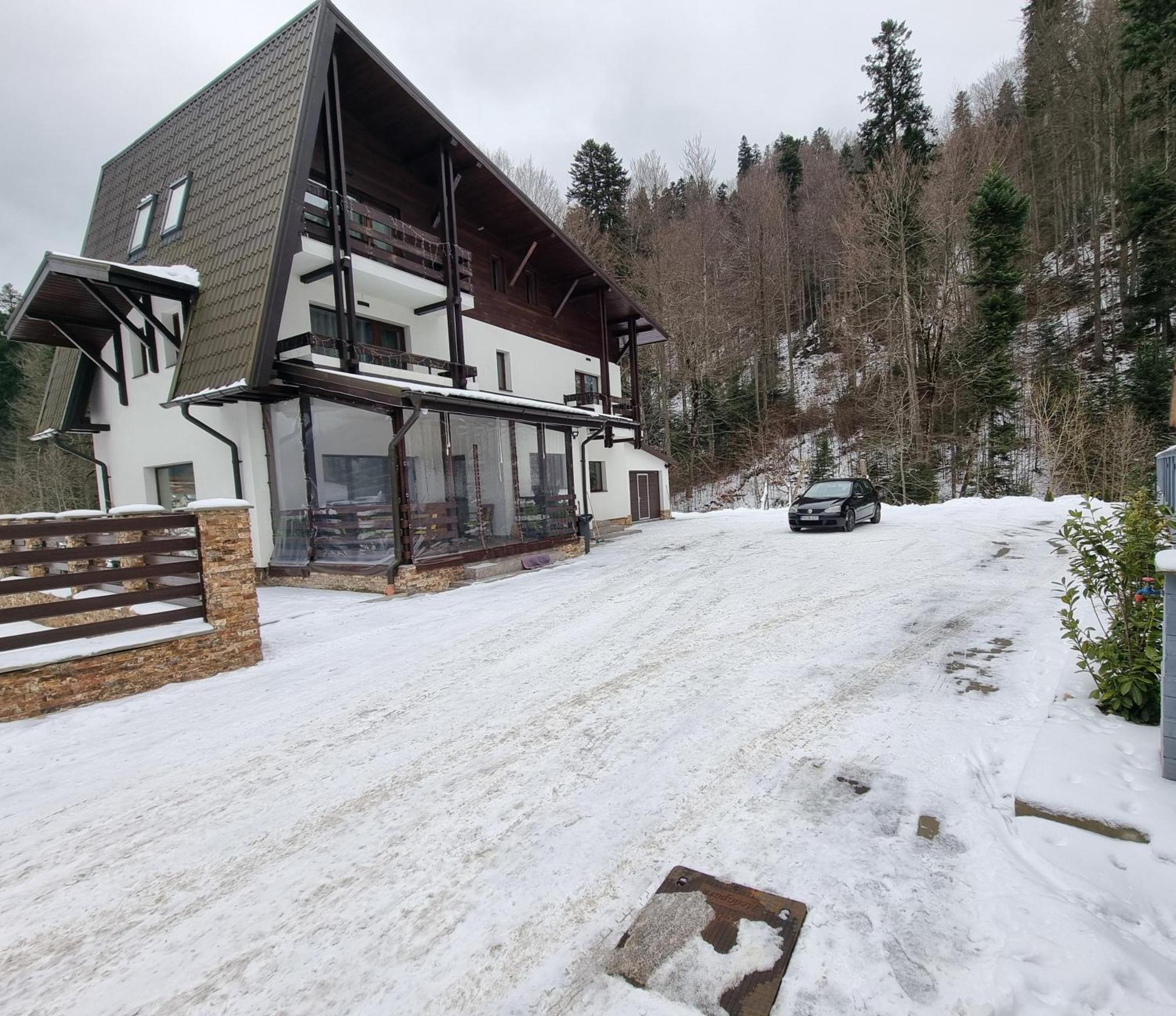 Mountain Break Azuga Exterior photo